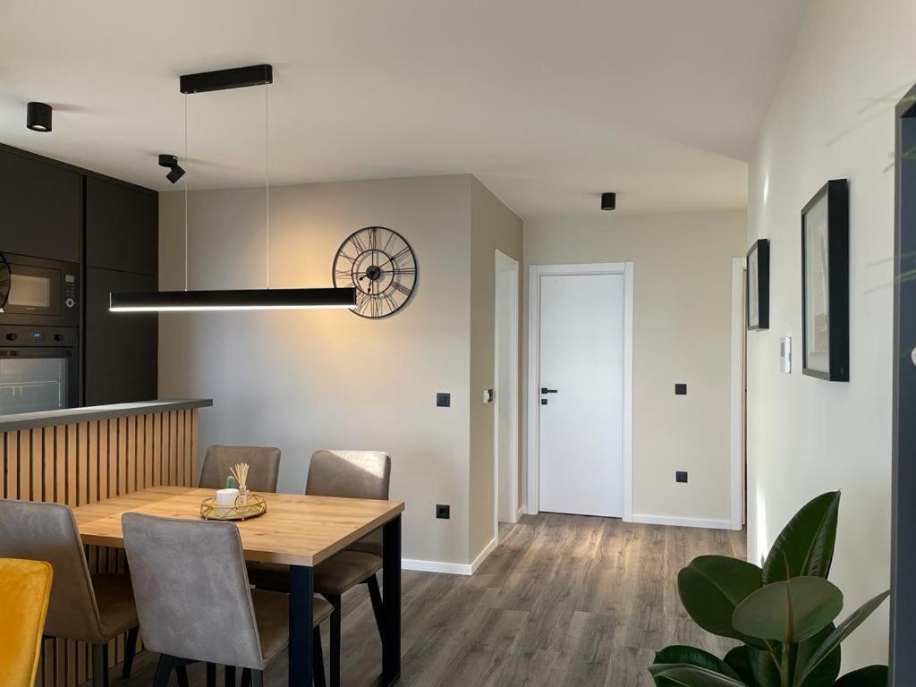 Apartment Linda With Panoramic Sea View Макарська Екстер'єр фото